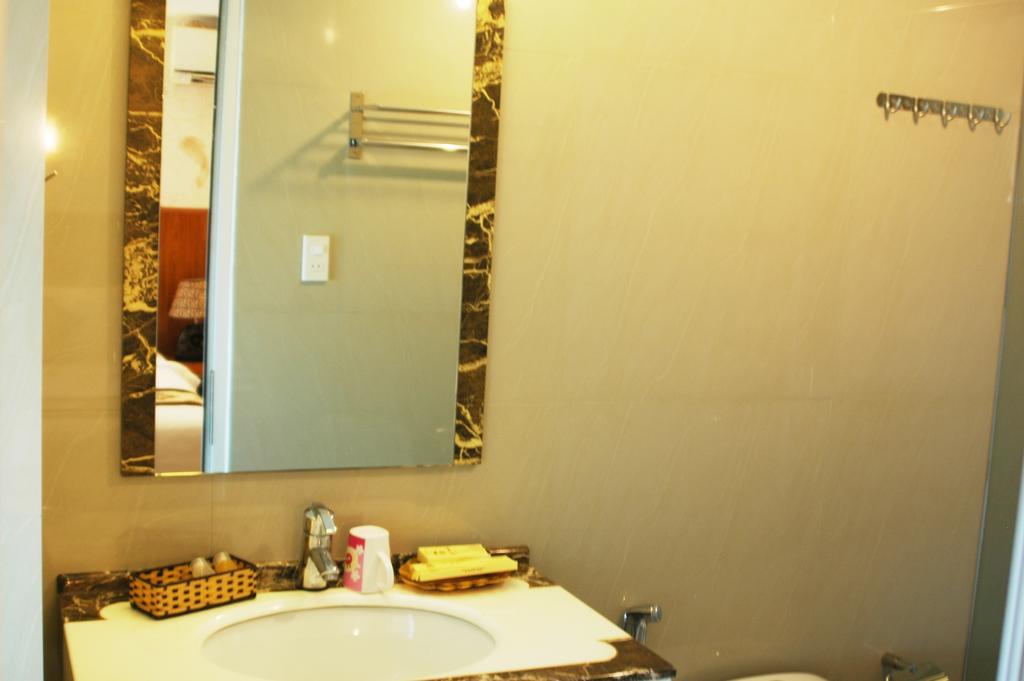 Minh Nhat Hotel Нячанг Номер фото